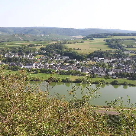 Gaestehaus Jufferpanorama * Brauneberg